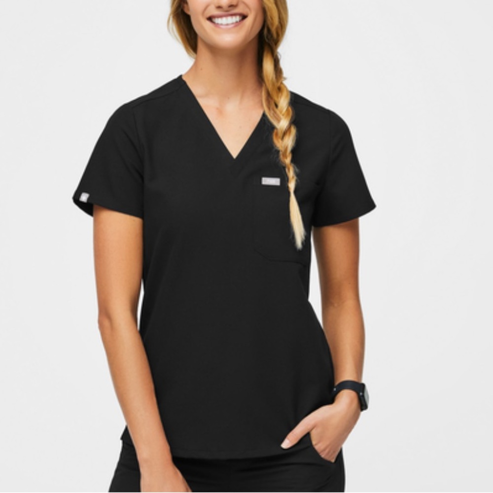 FIGS Catarina black small scrub top